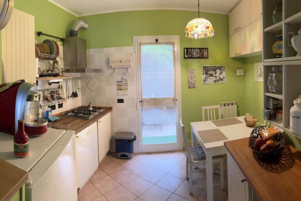 Апартаменты Le Rose , Relax In Casolare Del 1700 Сарцана Экстерьер фото